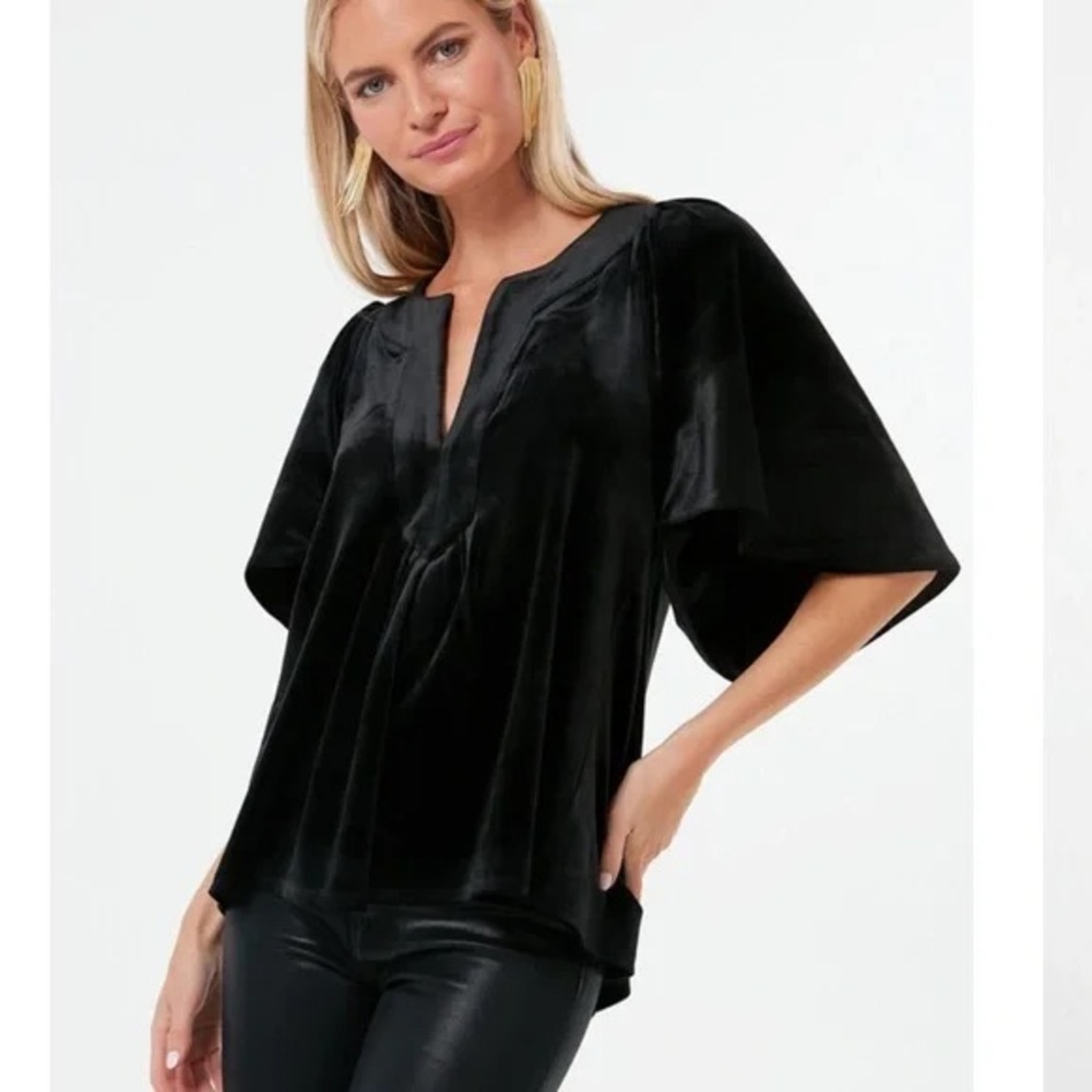 Tuckernuck Pomander Place Black Velvet Finley Flutter Sleeve Top Large